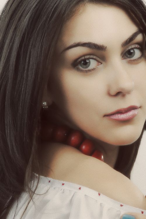 Free Close-up portrait of a woman in Kyiv, showcasing natural beauty and elegance. Stock Photo