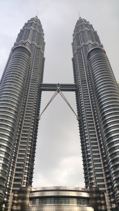 Gratis Fotos de stock gratuitas de edificios, foto de ángulo bajo, Kuala Lumpur Foto de stock