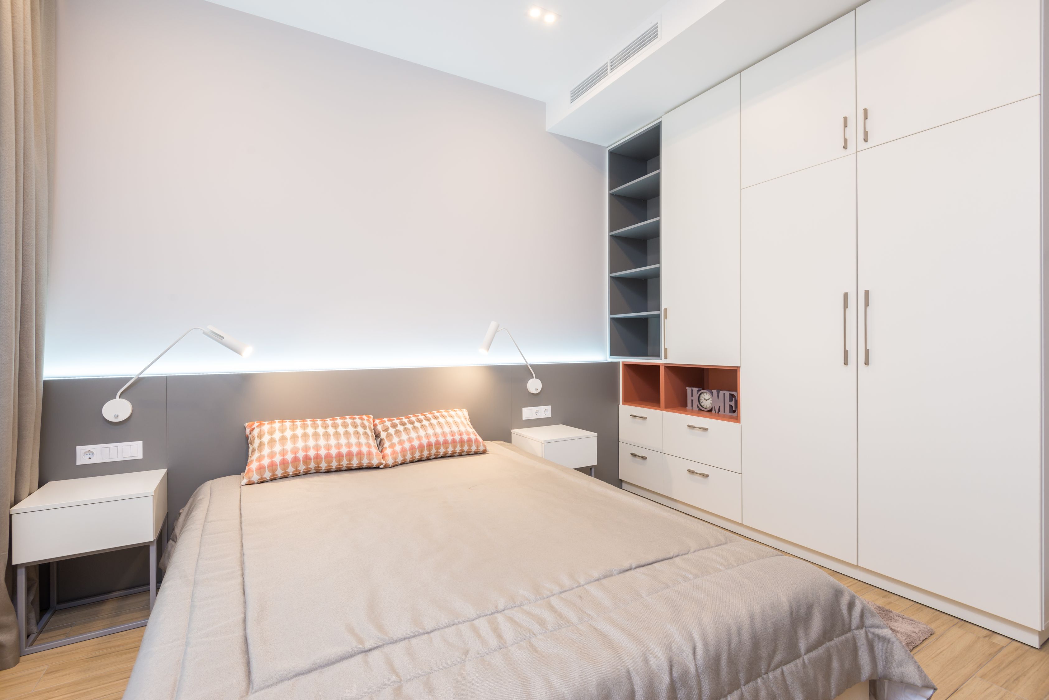 Interior of modern bedroom with closet · Free Stock Photo