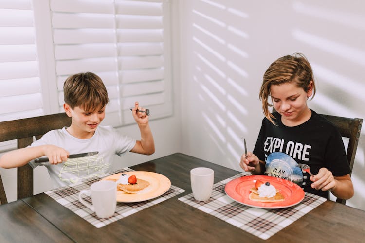 Kids Eating Breakfast