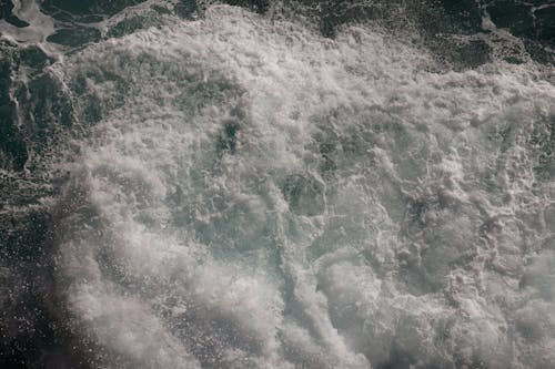 Close-Up Photo of Sea Waves Crashing