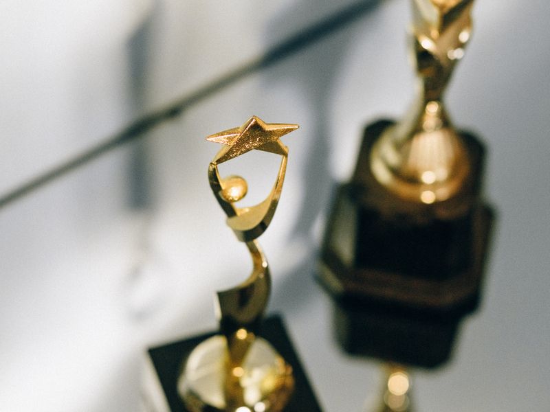 Troféu de cristal acrílico personalizado produzido pela Criatopia Makers em Curitiba