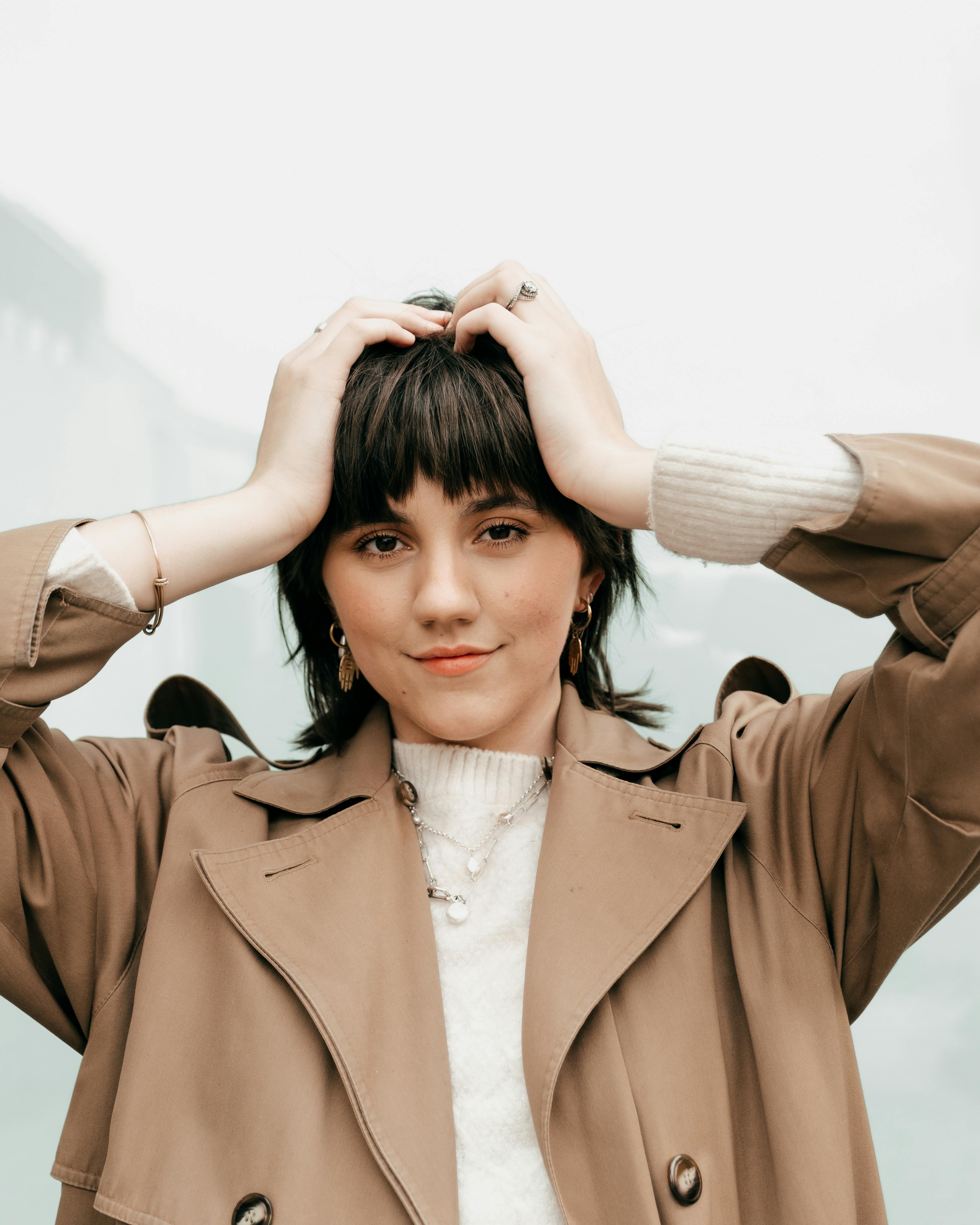 Gratis stockfoto met accessoire, armband, bruin haar Stockfoto