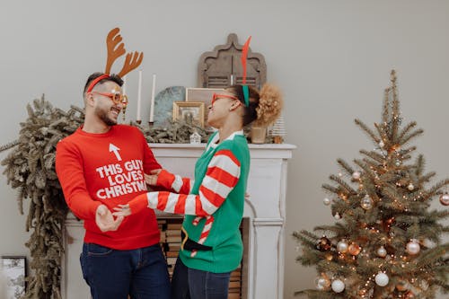 Foto d'estoc gratuïta de arbre de Nadal, decoracions nadalenques, dona