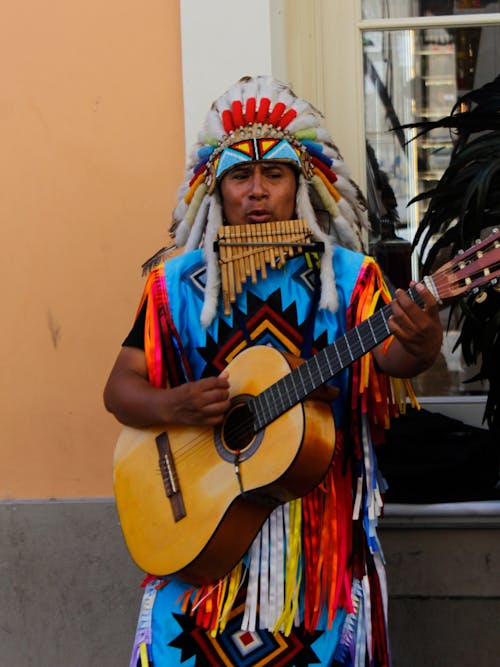 Gratis lagerfoto af amerikansk indisk mand, etnisk, gademusikant Lagerfoto