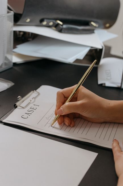 Studi Kasus dan Aplikasi Nyata Studi Kasus dan Aplikasi Nyata