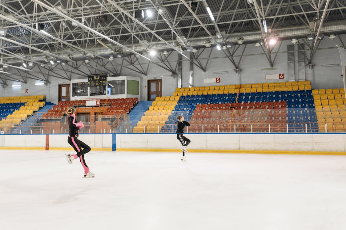 Gratis lagerfoto af folk, forkølelse, hoppe