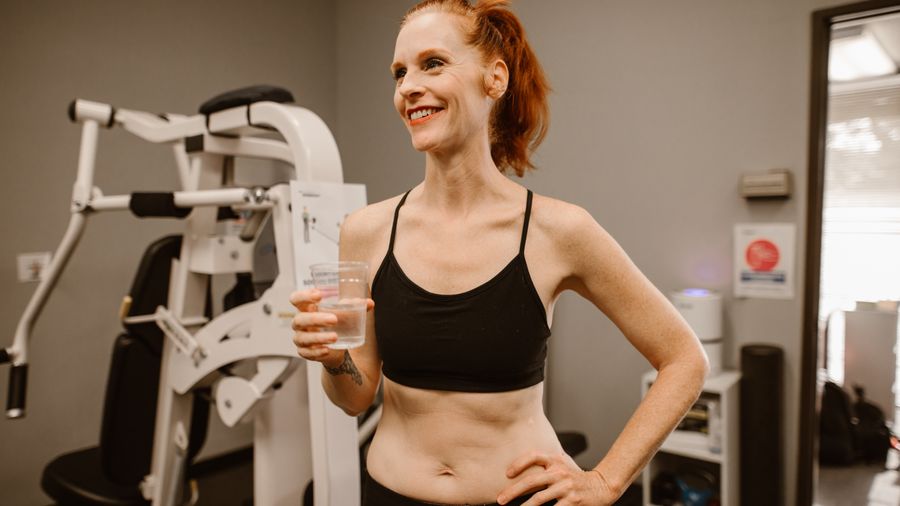 Quick Early Wins: The Water-First Tricks That Dropped Pounds