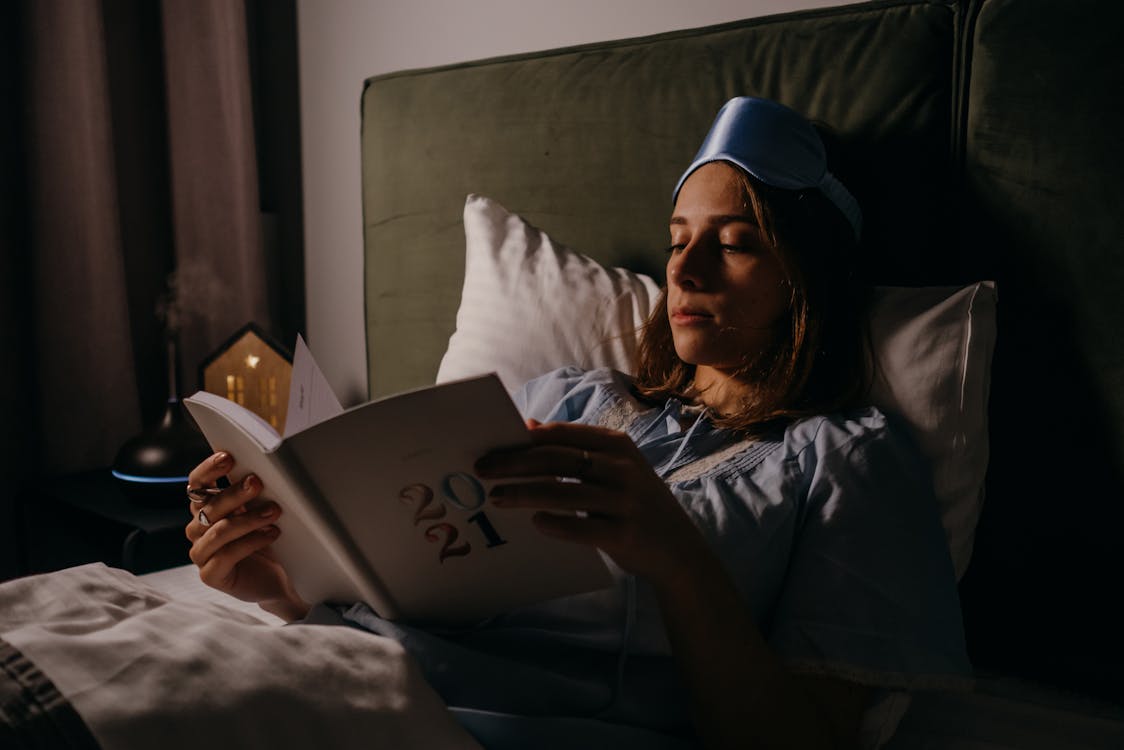 Free stock photo of 2021, adult, affirmations in bed