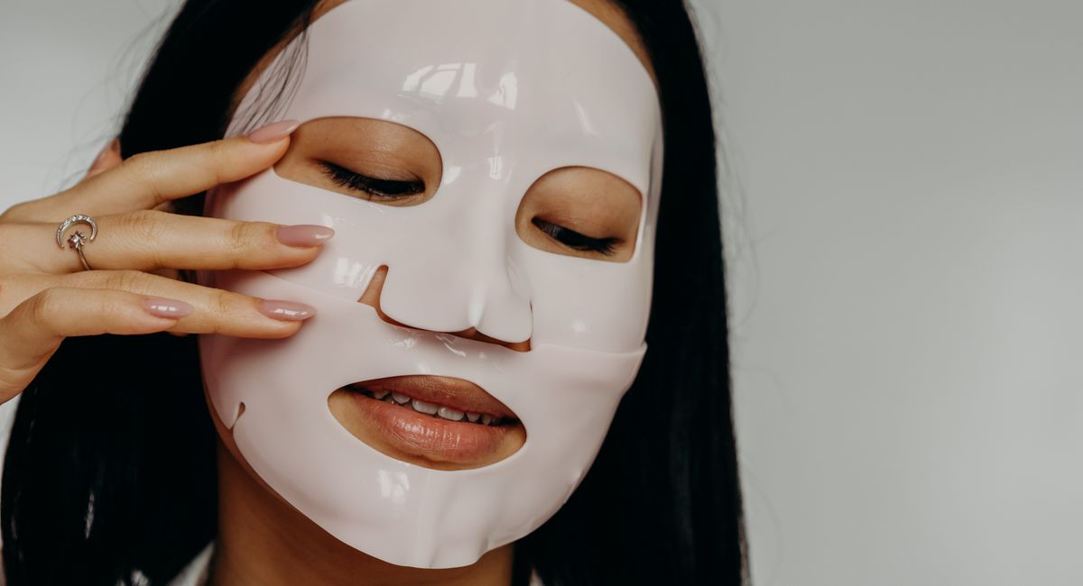 Illustration, masque led visage avis dermatologue