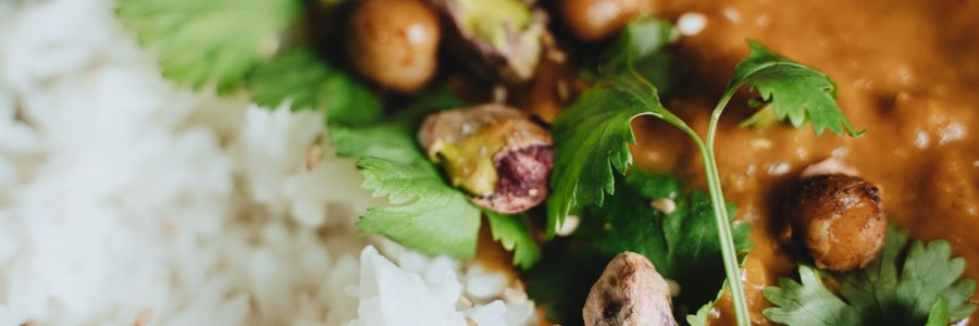 Foto de Curry de grão-de-bico com espinafre e arroz