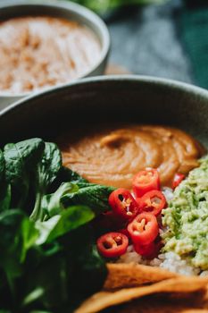 Bol de préparation de dindon et quinoa