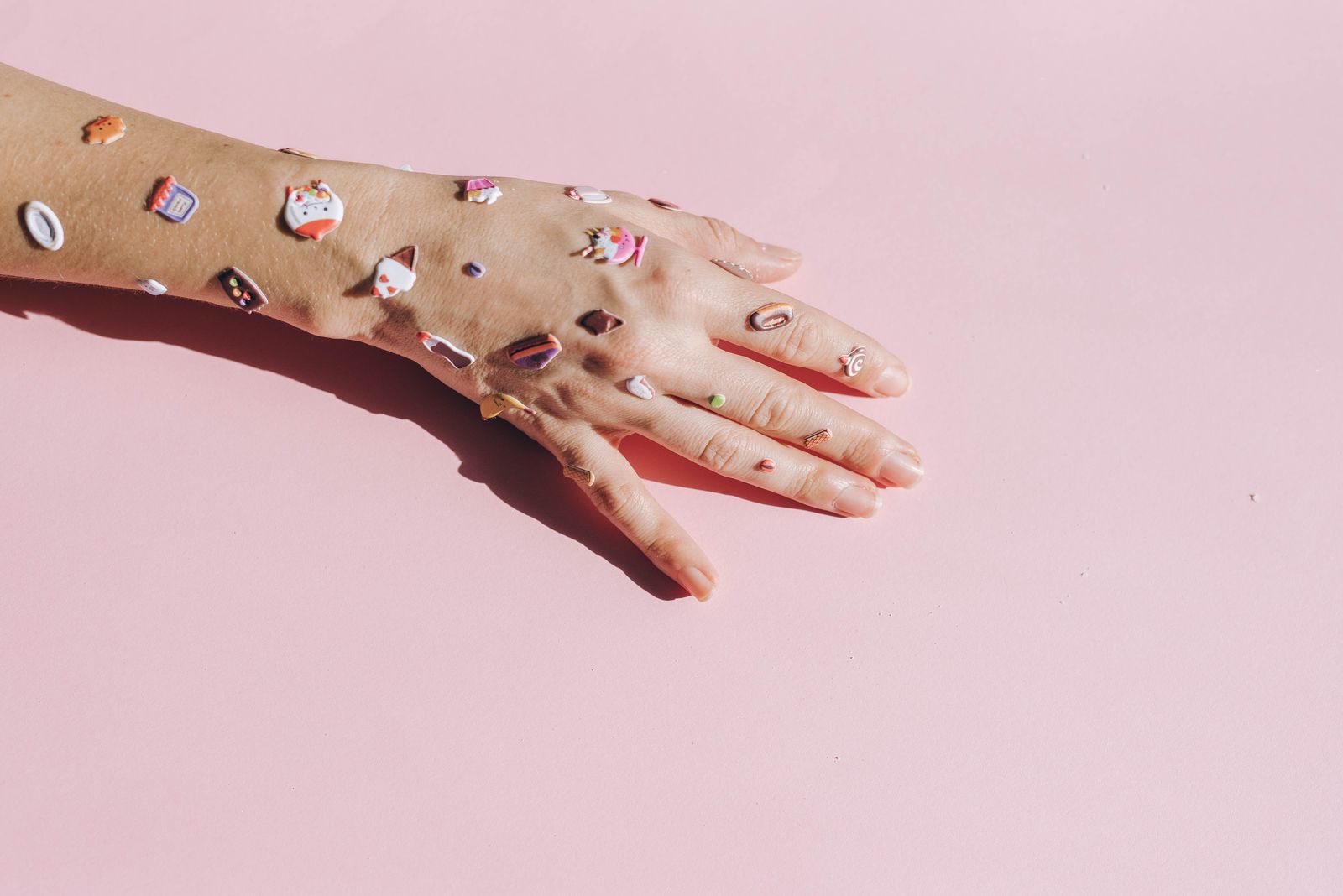 Bright close-up of hands resting outdoors, suited to thumb and wrist support choices