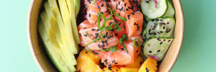 Foto de Poke de salmão e manga