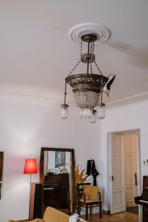 Základová fotografie zdarma na téma bílé stěny, design interiéru, lampa