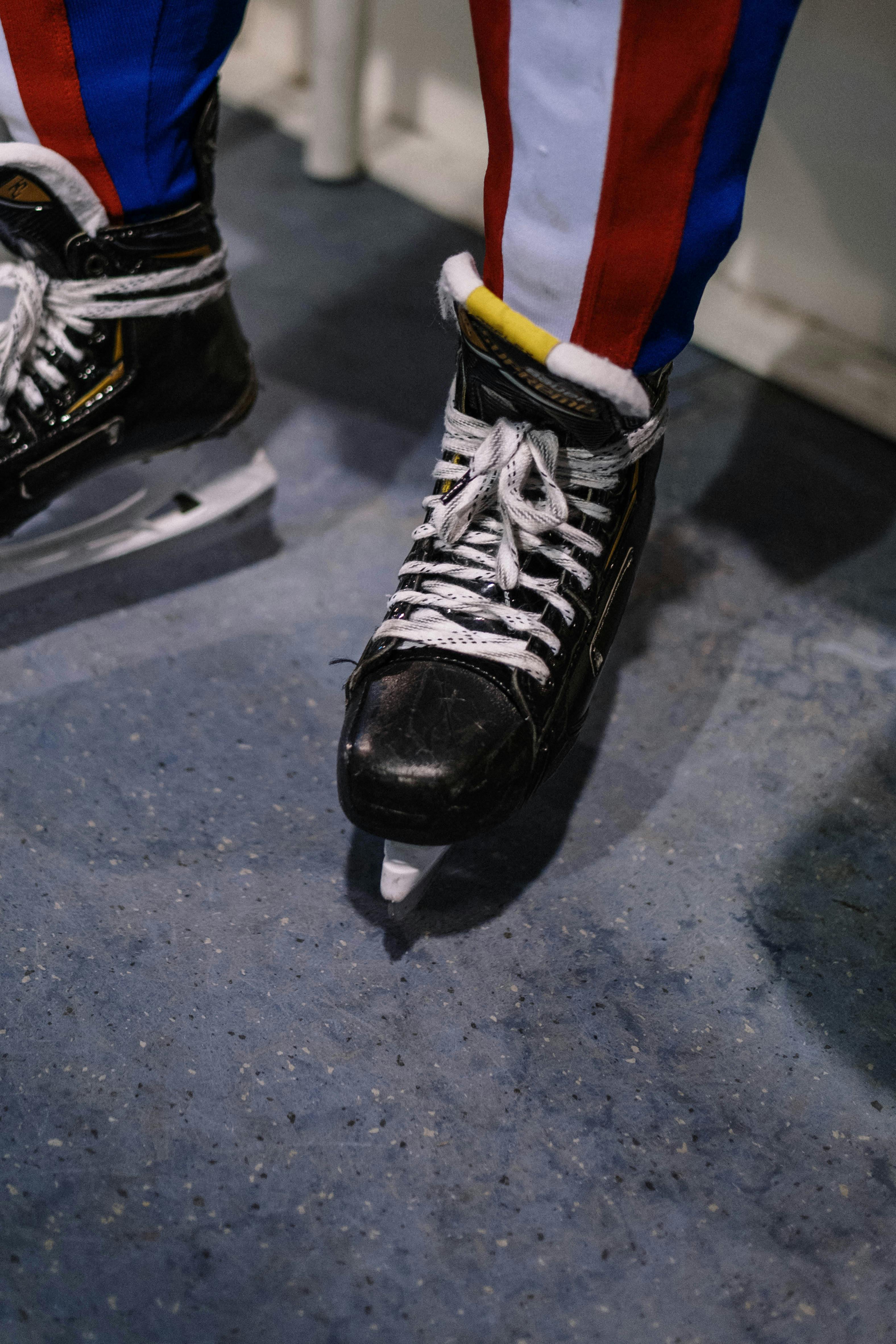 Is Your Mantel Winter-Ready? Decor Ideas Inside! - Featured Image