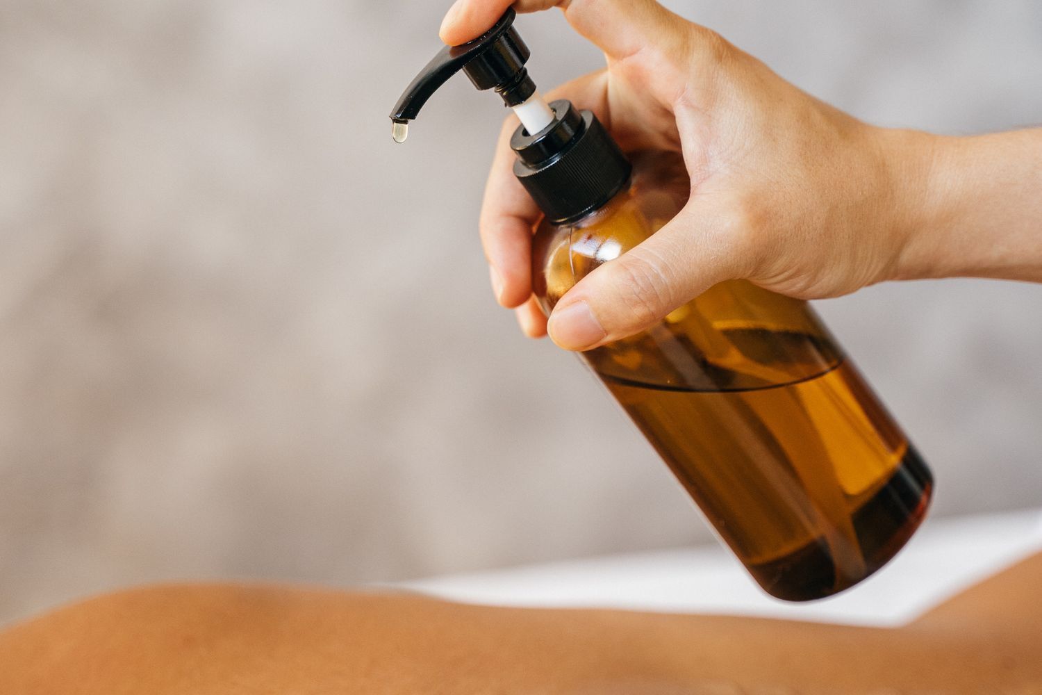 Aroma oil massage treatment