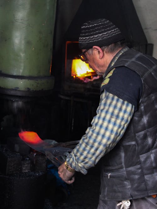 Free stock photo of blacksmith, craftsman, iron cast