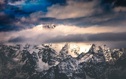 Ücretsiz bulutlar, bulutlu gökyüzü, dağ içeren Ücretsiz stok fotoğraf Stok Fotoğraflar