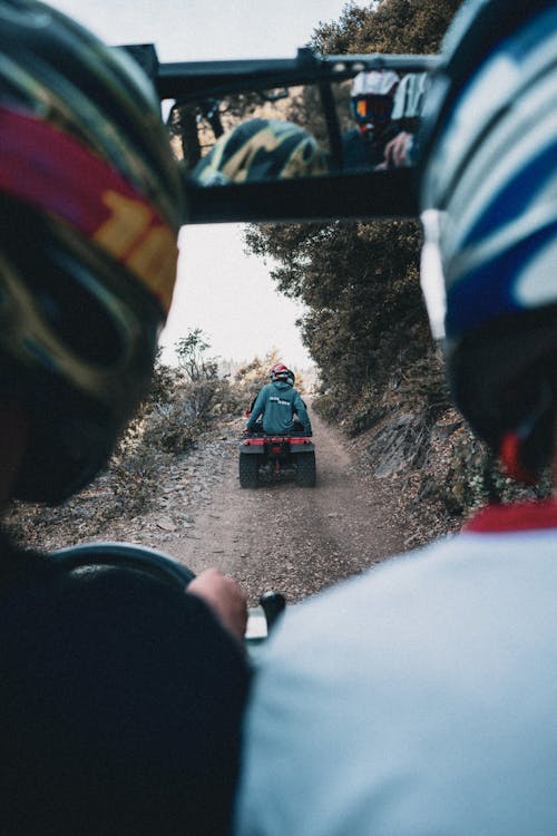 Photos gratuites de casques, chemin de terre, conduire