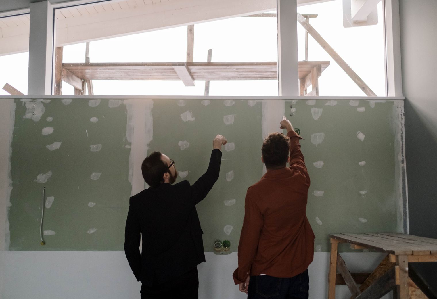 Wallpapering in South Kensington — a freshly painted, spotless finish