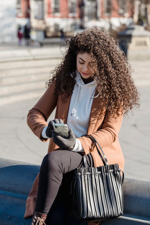 açık hava, akıllı, akıllı telefon içeren Ücretsiz stok fotoğraf