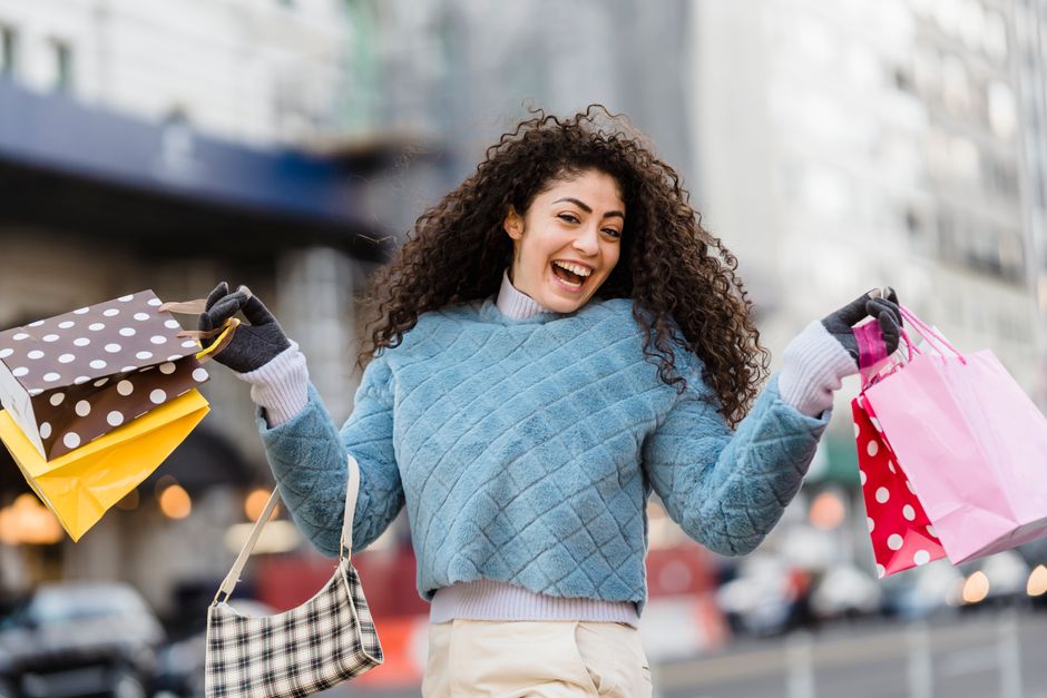 Sterling Surges: UK Retail Sales Defy Expectations, Igniting BoE Rate Hike Speculation