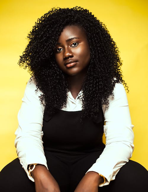 Ingyenes stockfotó afro, afro-amerikai nő, álló kép témában