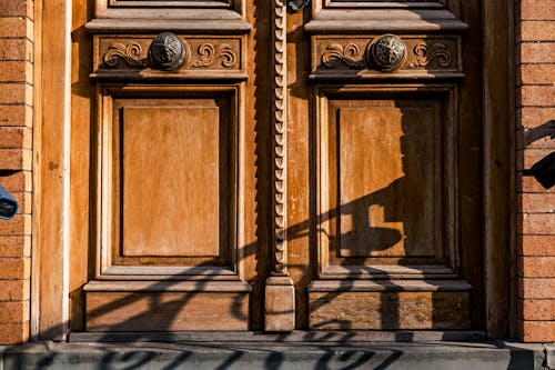 Безкоштовне стокове фото на тему «архітектура, вхід, двері»
