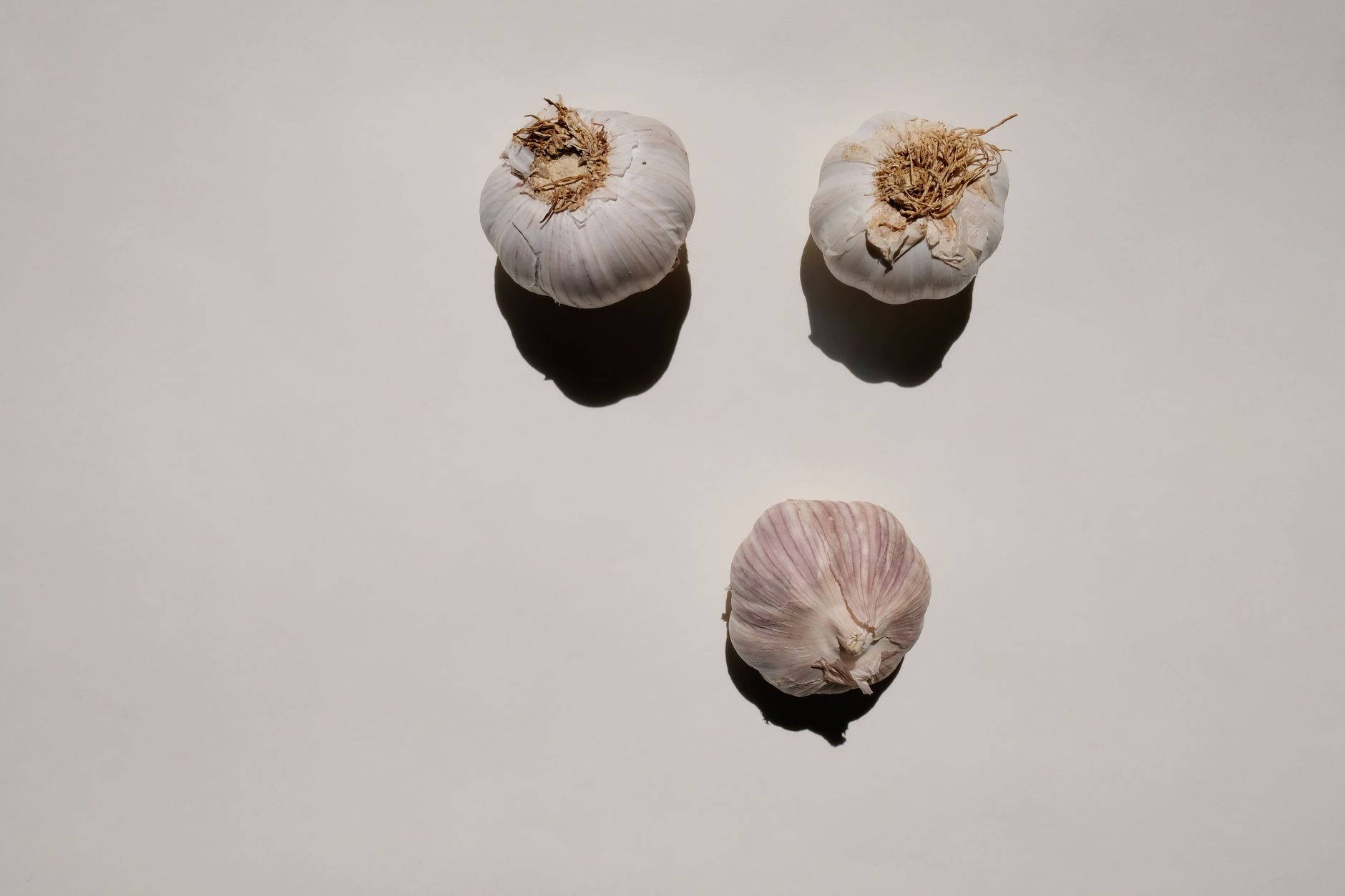 Garlic and Acid Reflux: Understanding the Connection