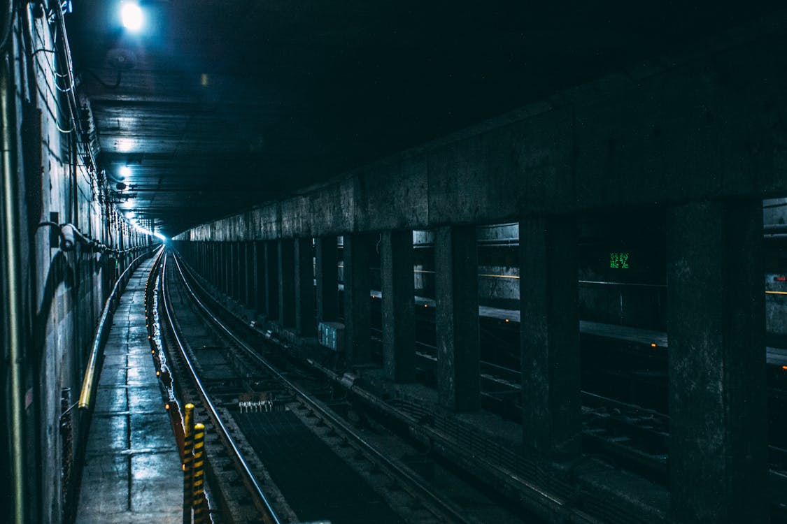 бесплатная Подземный поезд Железная дорога Стоковое фото