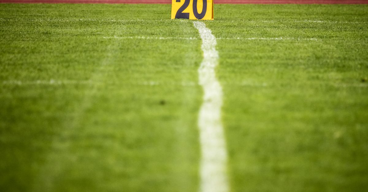 football field diagram showing drives stalling at the 40-yard line