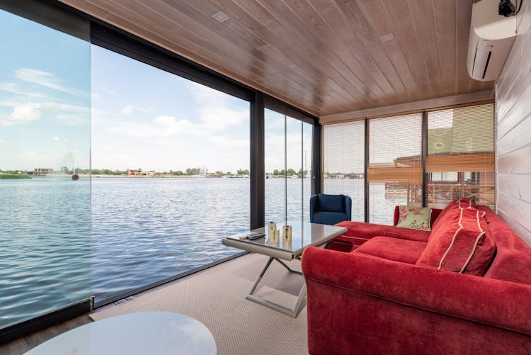 Stylish Apartment With Floor To Ceiling Window