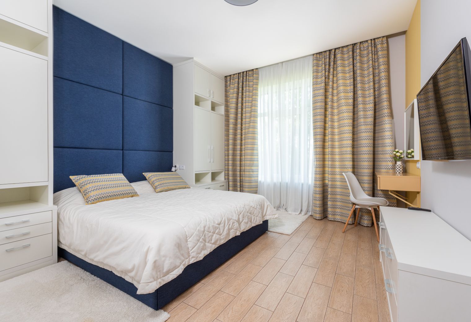 Wallpapering in East Bedfont — a freshly painted, spotless finish