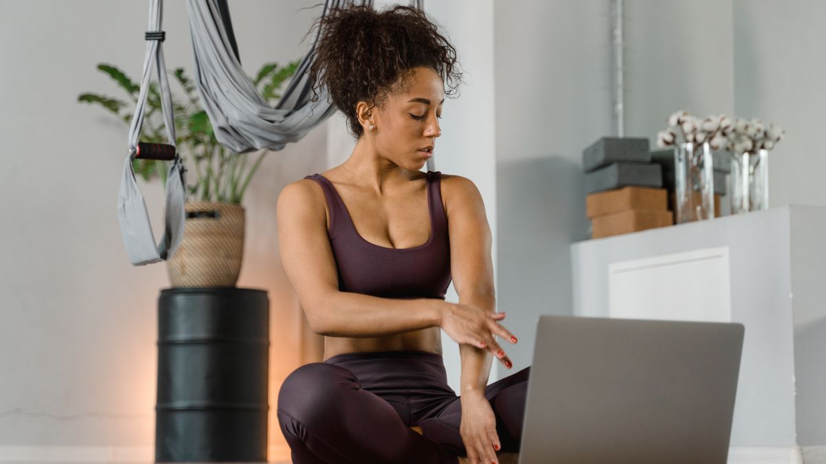 Comment le yoga peut améliorer votre concentration au travail en 2026 ? - illustration