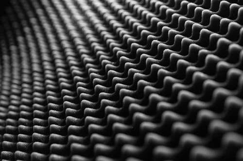 Foto profissional grátis de escala de cinza, espuma à prova de som, estrutura