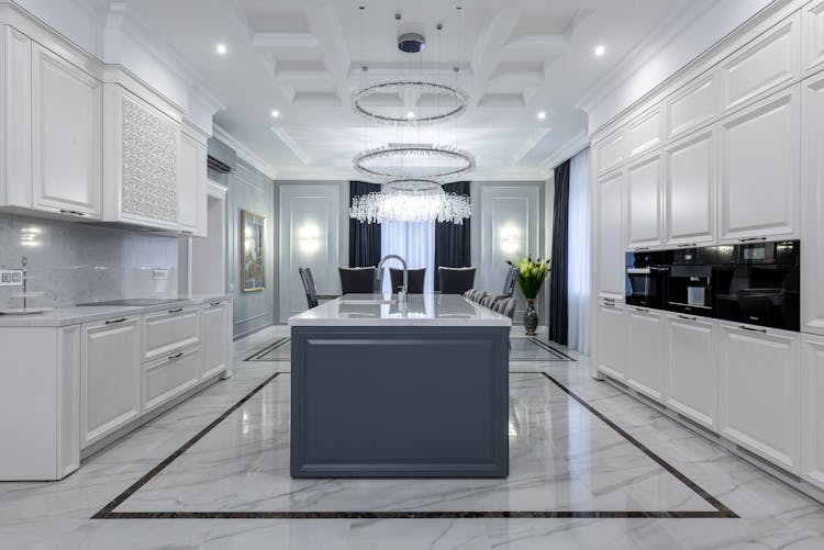 Modern Spacious Kitchen With Light Furniture