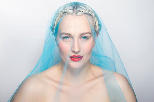 Free Immagine gratuita di capelli intrecciati, donna bellissima, donna caucasica Stock Photo