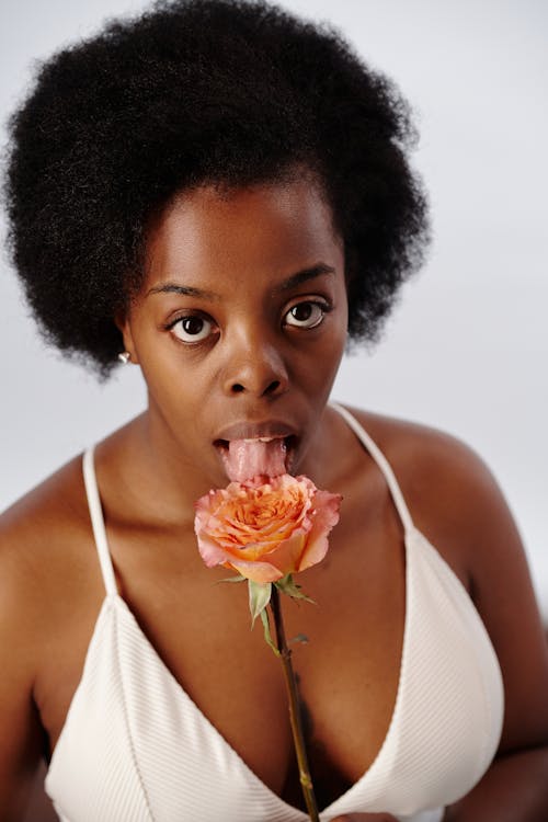 Безкоштовне стокове фото на тему «POV, афро волосся, афро-американська жінка»