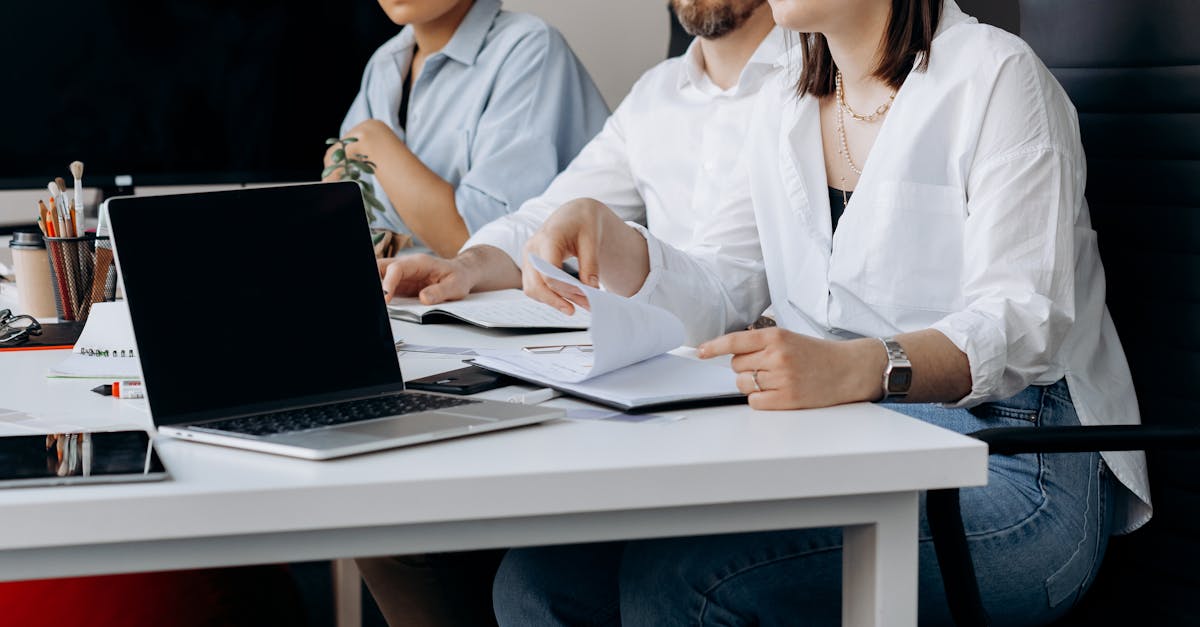 What does required mean in outlook meeting request