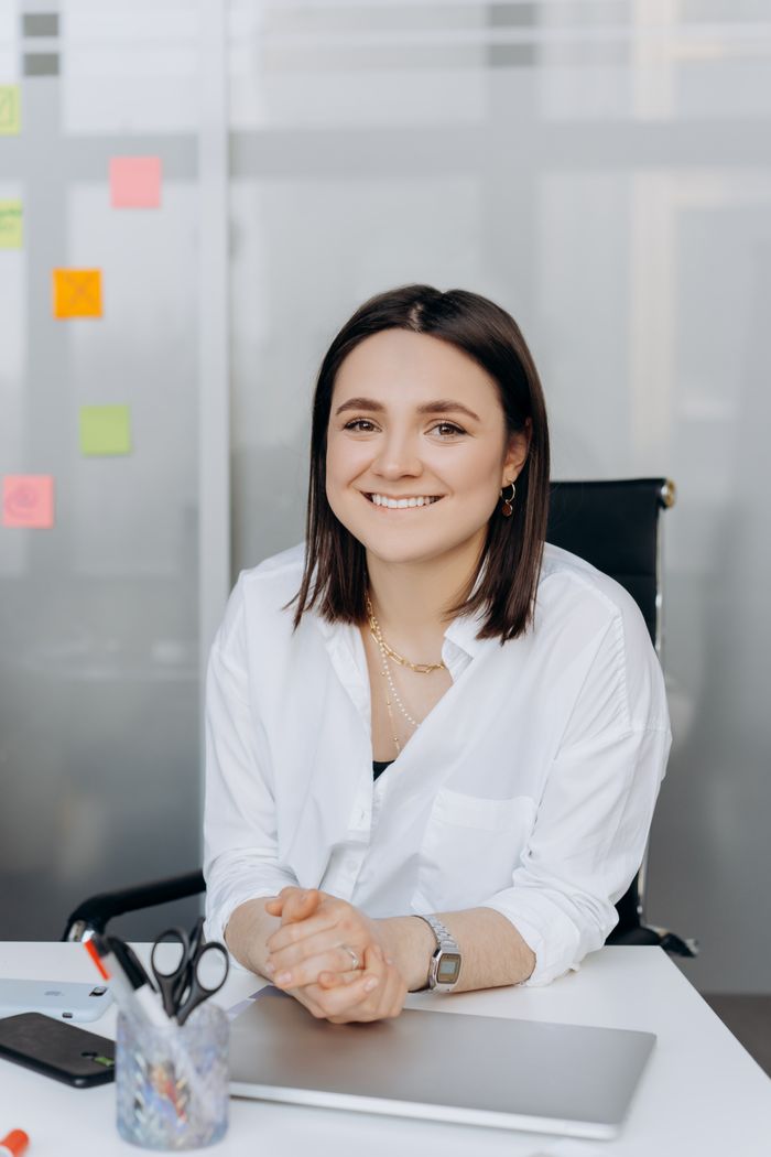 Data scientist analysant des modèles statistiques