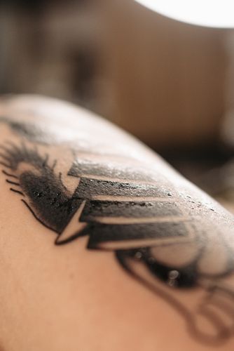 Frisch gestochenes Tattoo, Detail
