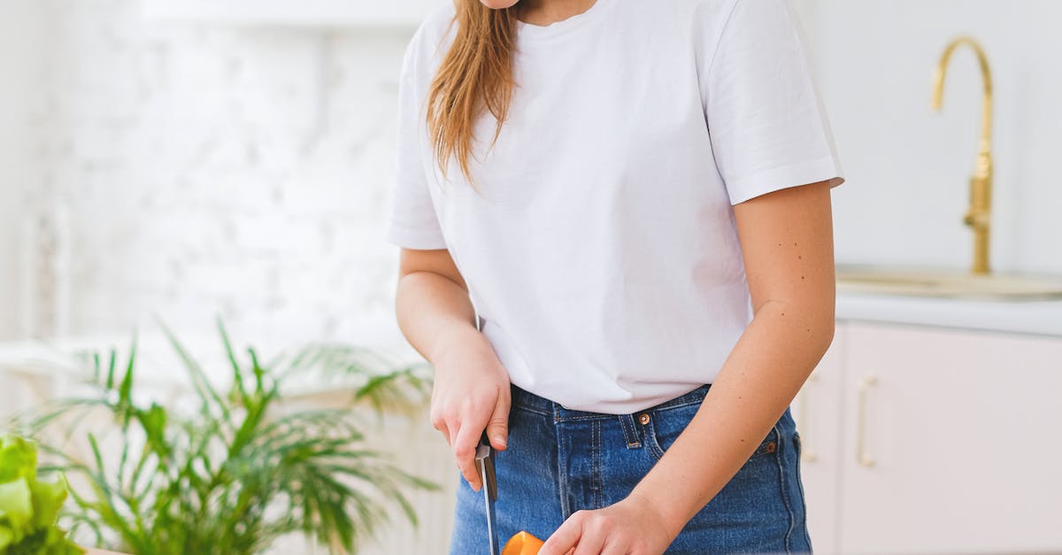 How to throw your knife in mm2 on laptop