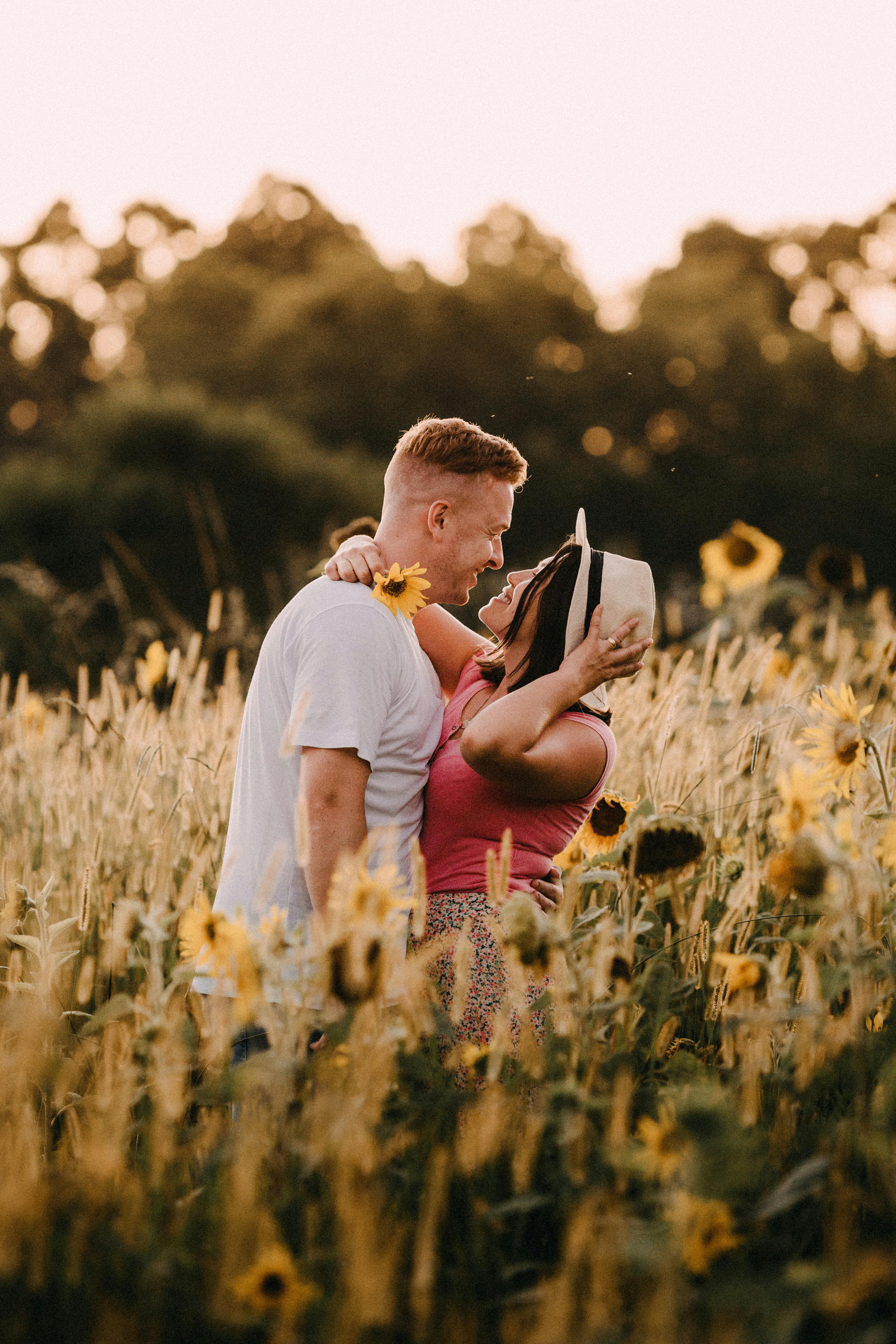 Stunning Couple Photos in a Lush Green Field