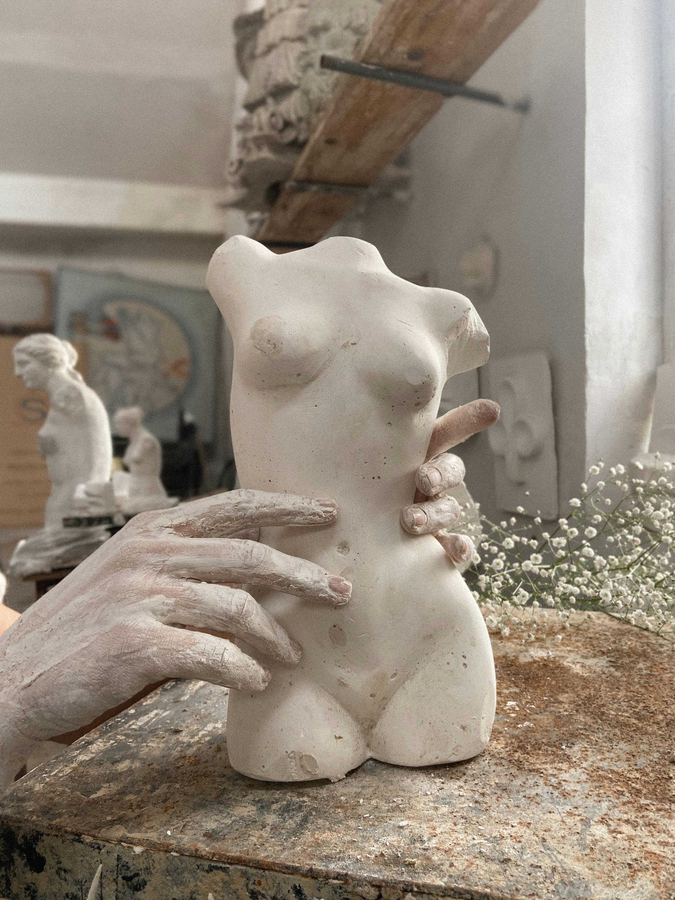 crop artisan modeling clay sculpture