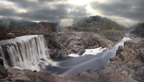 Бесплатное стоковое фото с водопад, длинная экспозиция, живописное небо