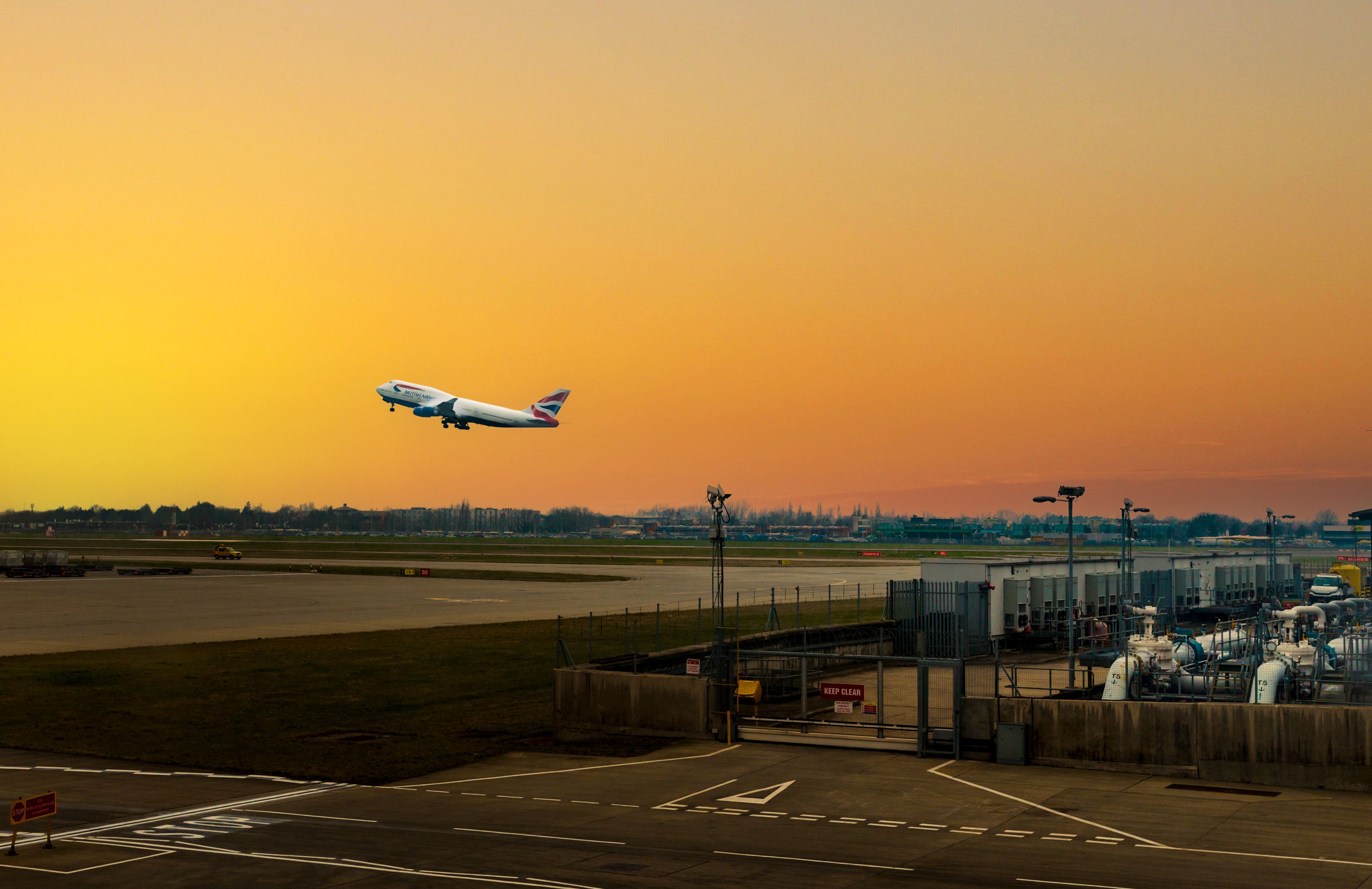 London Southend Airport (EGMC), Southend-on-Sea, Essex — private jet cleaning