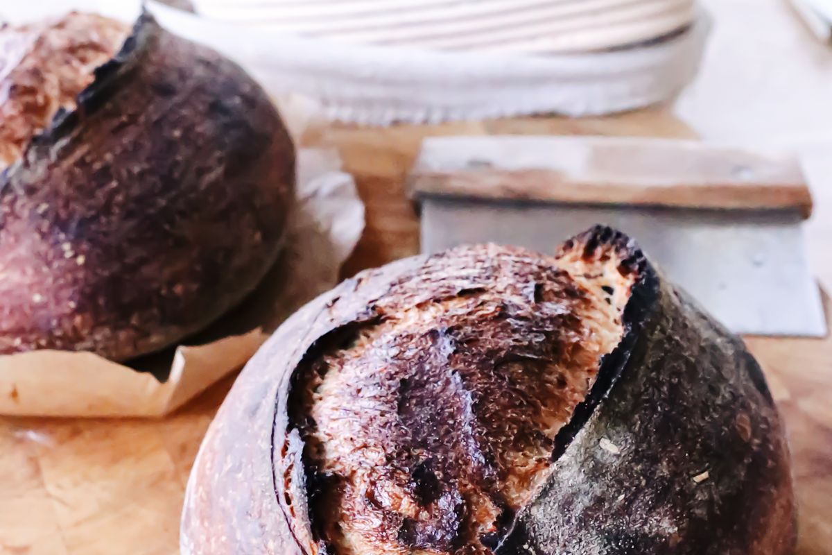 Panadería artesanal: masa madre, pan de yema y panetón