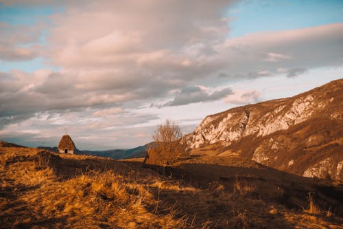 Fotos de stock gratuitas de amanecer, aventura, cabaña