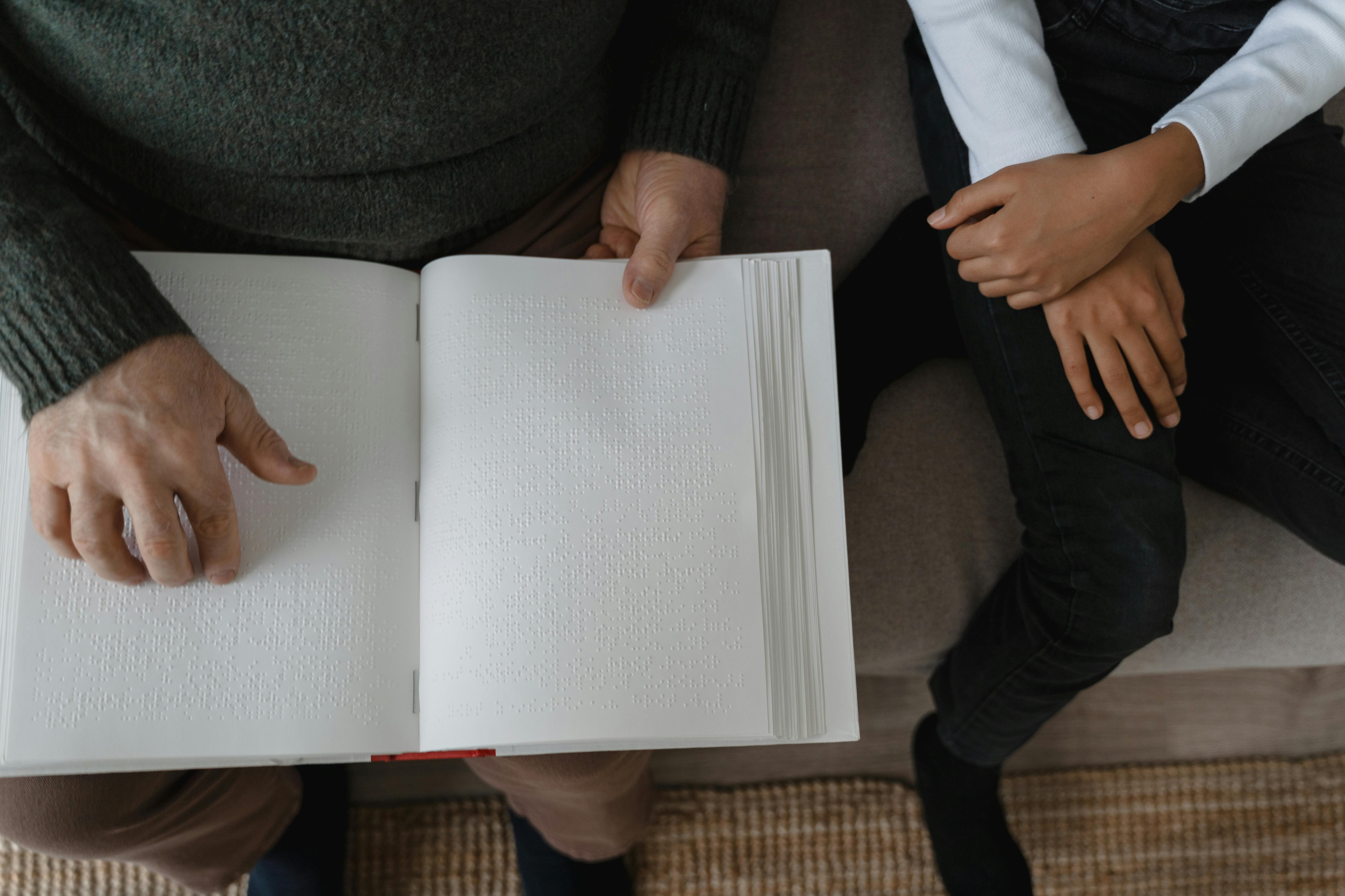 Fotos de stock gratuitas de alfabeto táctil, braille, ceguera